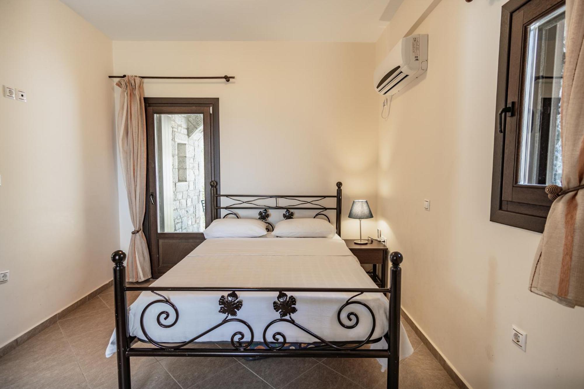 Xenios Kotronas Appartement Buitenkant foto
