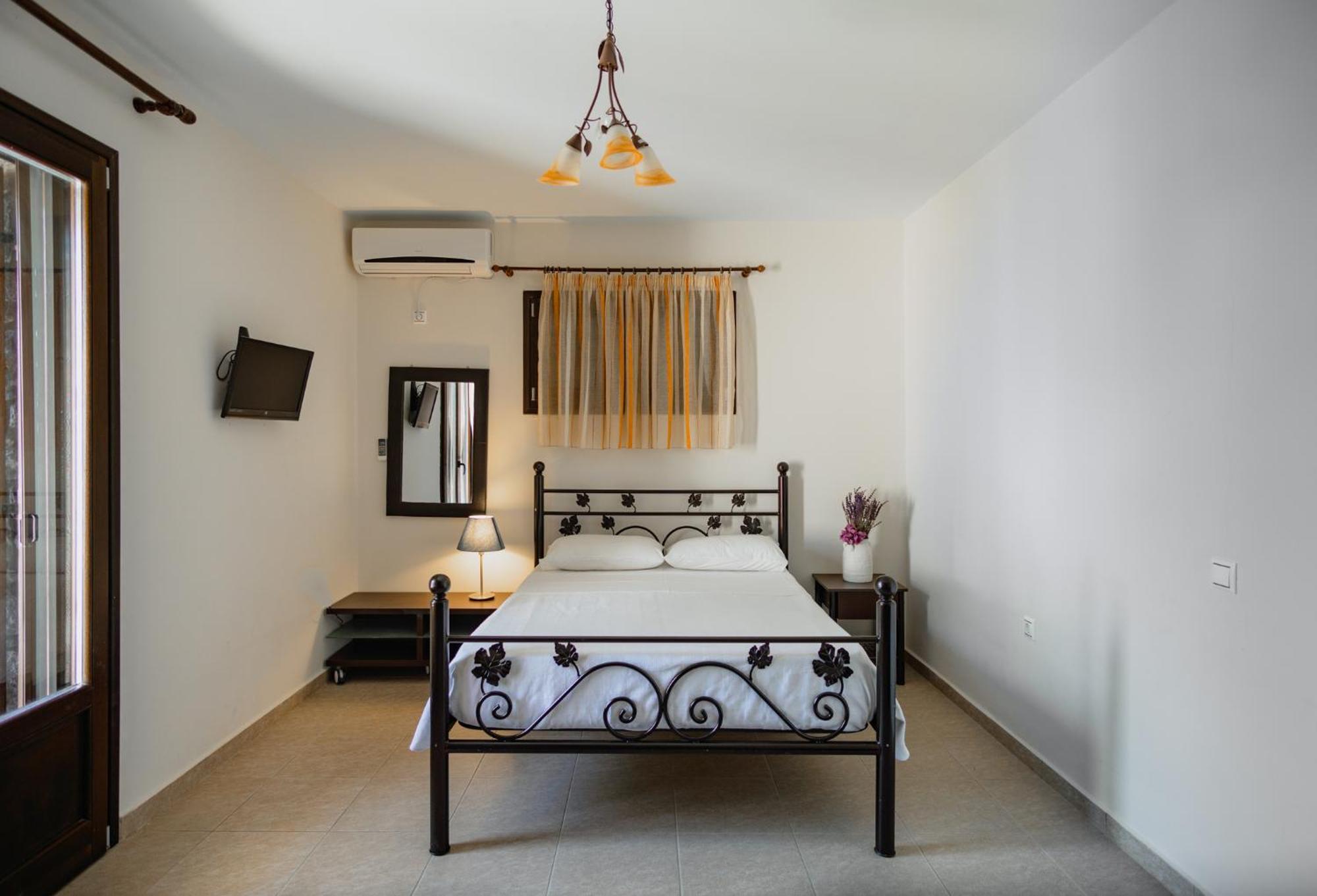 Xenios Kotronas Appartement Buitenkant foto